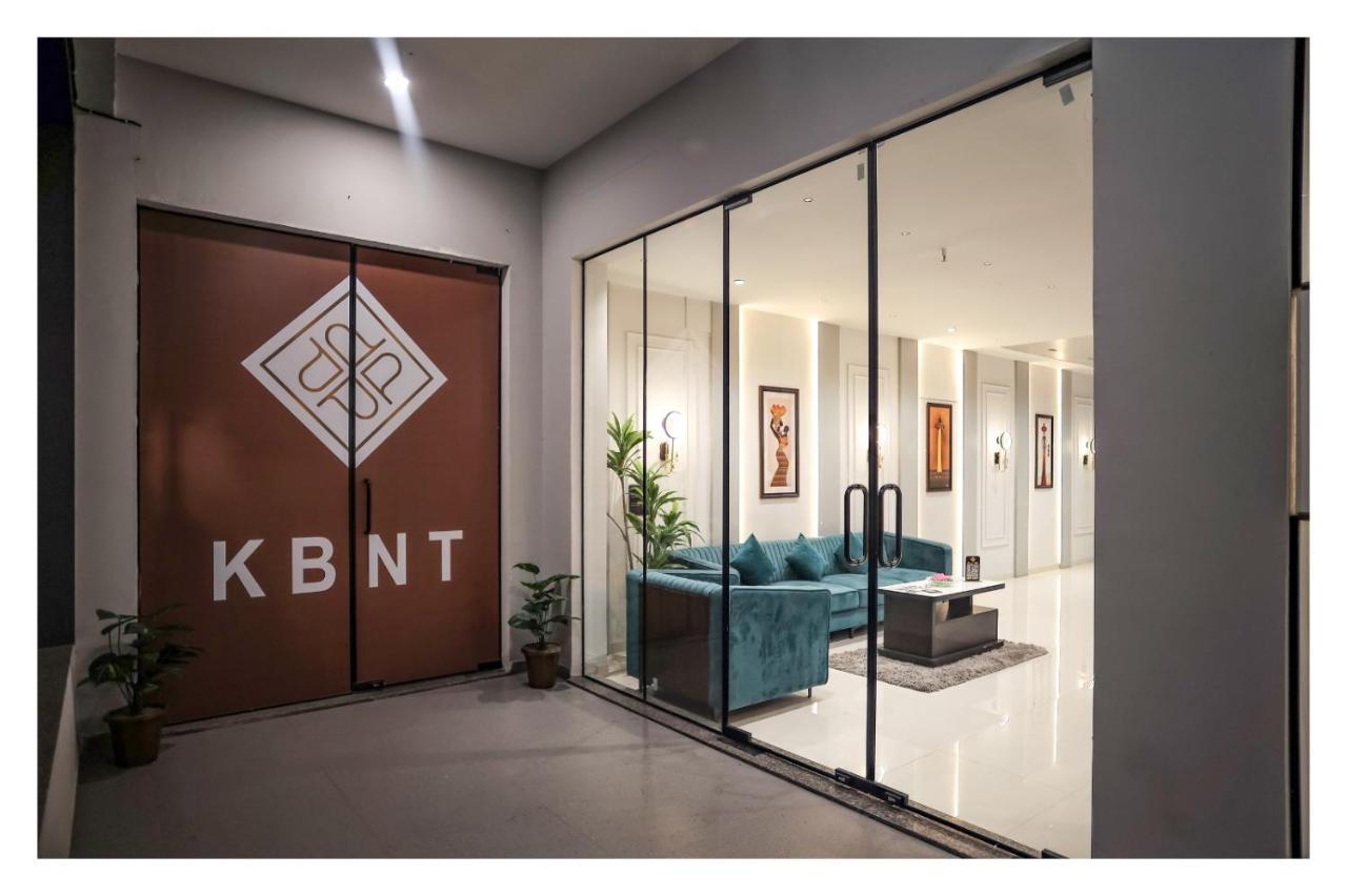 Hotel The Parker Inn By Kbnt Group Surat Buitenkant foto