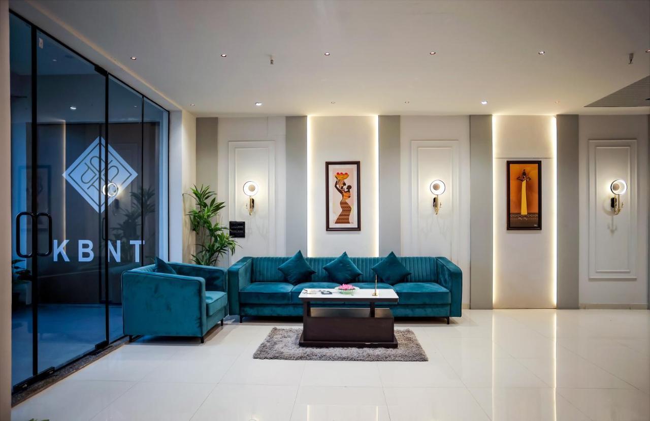 Hotel The Parker Inn By Kbnt Group Surat Buitenkant foto