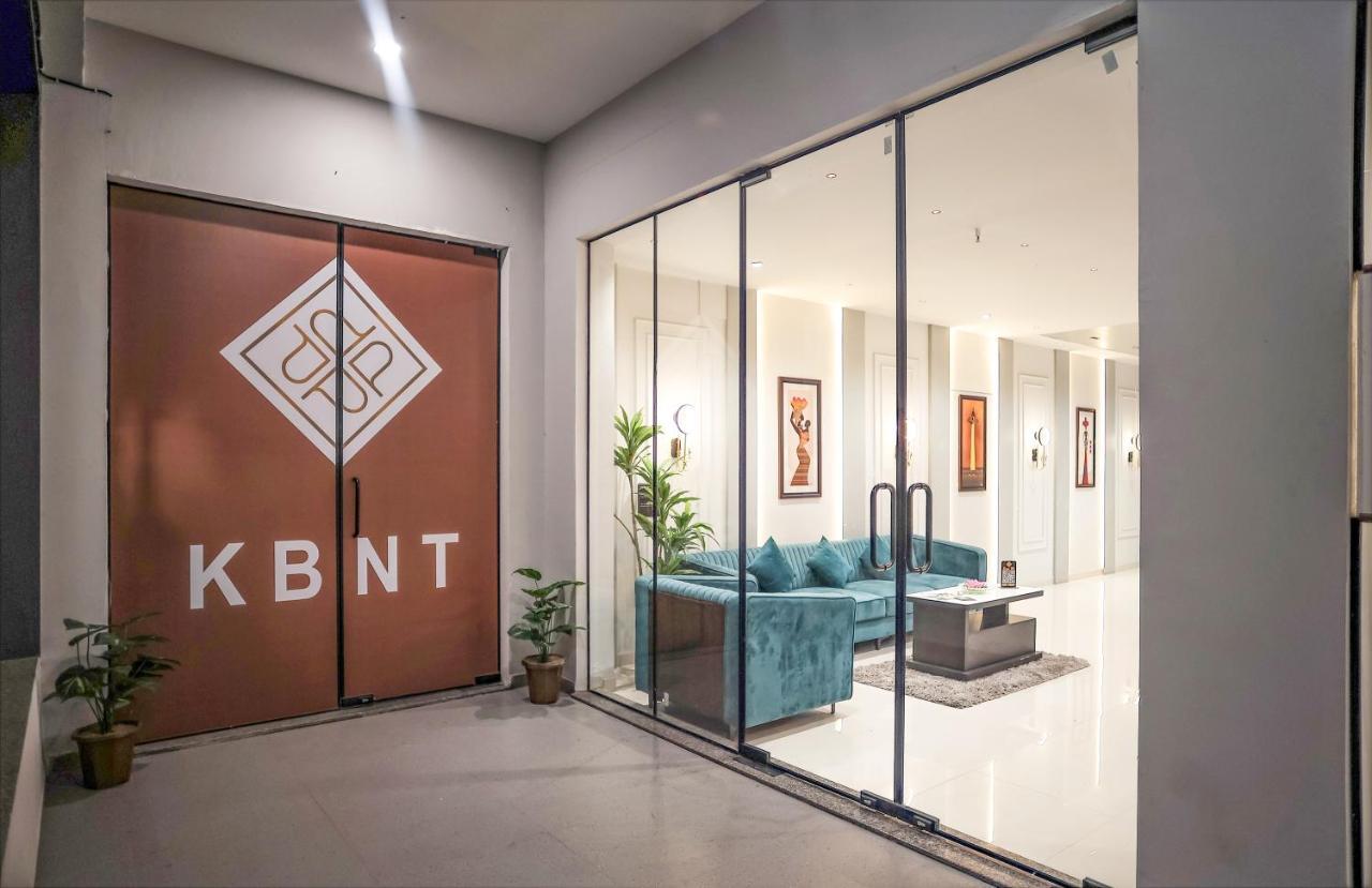 Hotel The Parker Inn By Kbnt Group Surat Buitenkant foto